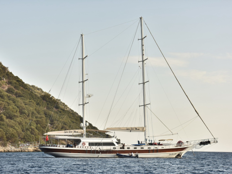 contact-yachts-luce-del-mare_0001